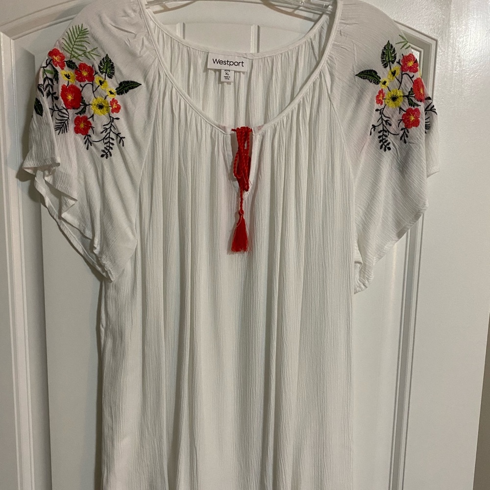 Very cute never been worn petite XL